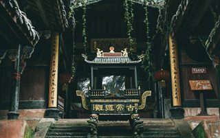 在梦里梦见亲人睡觉,梦到亲人睡床底下什么意思?